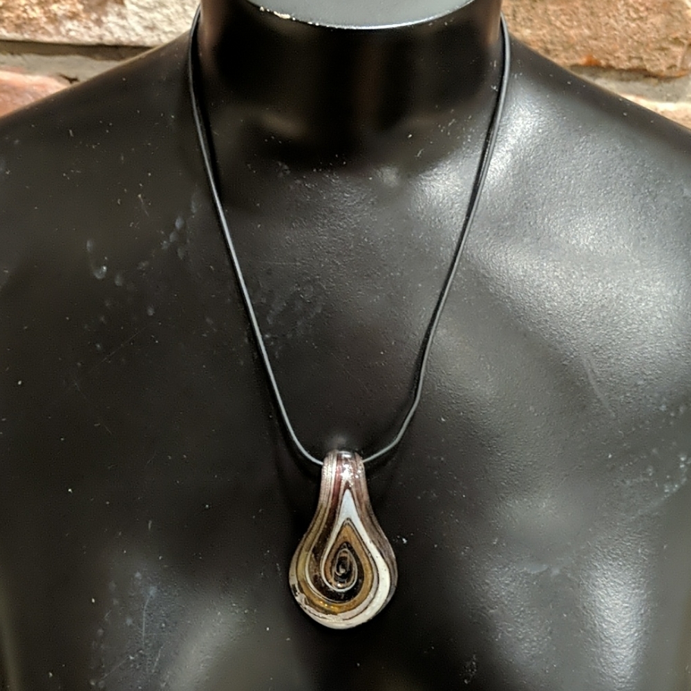 Beautiful Murano glass pendant and necklace